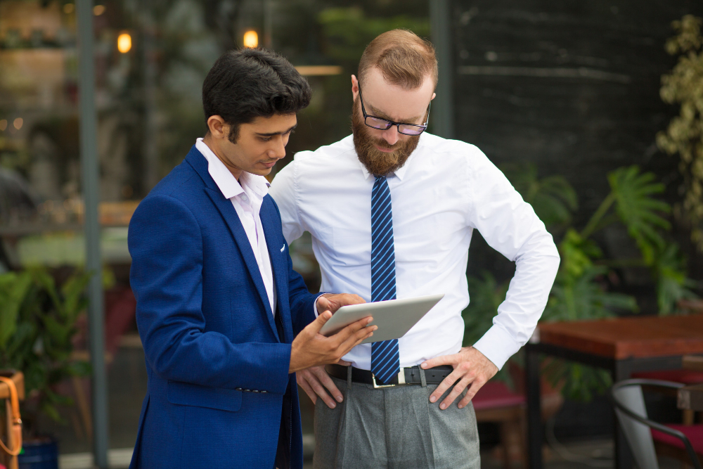 Navigating the UAE's Digital Economy: A Guide for Mobile App Entrepreneurs